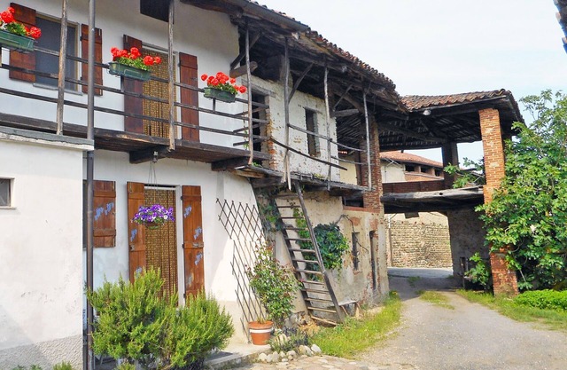 Typical historic village house - A magical place excellent for relaxation, tourism, nature