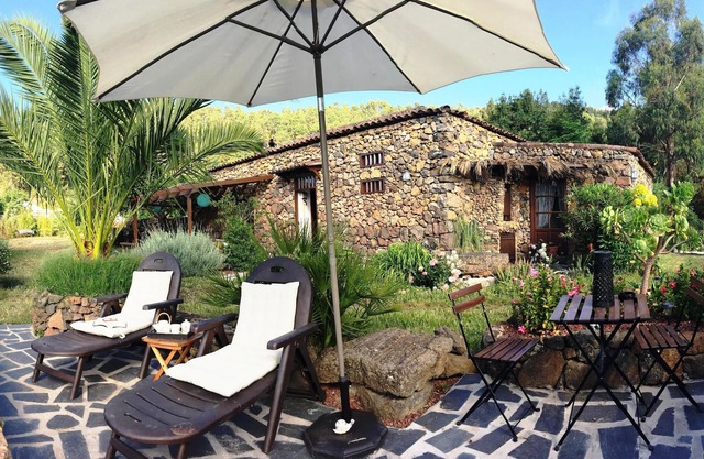 TYPICAL HOUSE CANARIA in stone and wooden ceilings Ideal for Families or Couples