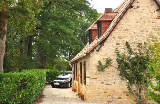 Typical Lotoise house set in lush greenery with private pool.