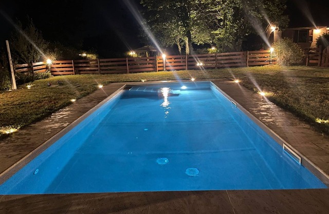 Typical Tuscan Cottage with swimming pool and park, five minutes from San Galgano