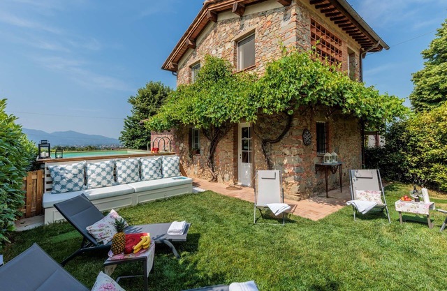 Typical Tuscan house: swimming pool enclosed garden air conditioning fireplace