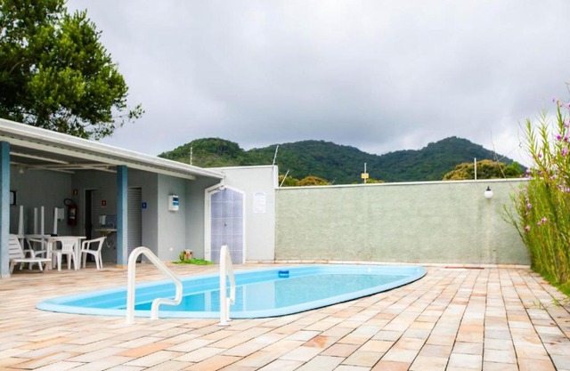 Ubatuba - Edifício Erica Apto 33 - 850 metros da Praia grande