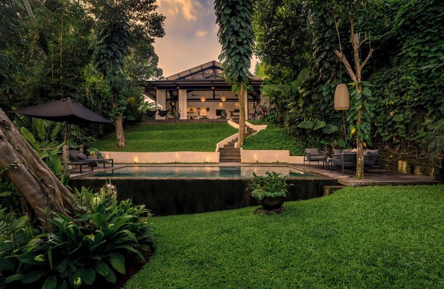 Ubud's Green Oasis: Jungle Serenity and Valley Views