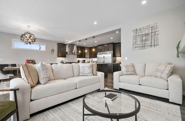 Ultimate Estate » Central AC » Karaoke » Billiards