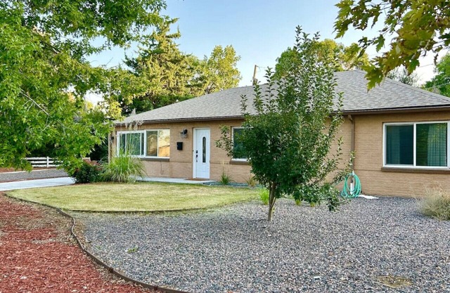 Ultimate Furnished Rental-Centrally Located