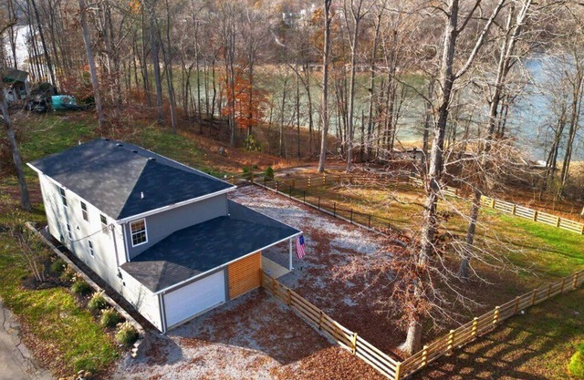 Ultimate Lakeview Stay | Best for Family Getaways!