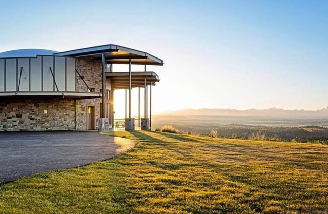 Ultimate Retreat- 1 hr to Yellowstone- Hot tub+Theater+Pool Table+Air Hockey+Shu