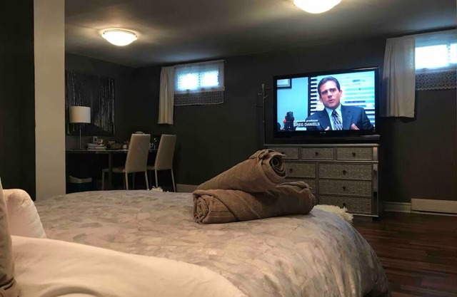 Ultra-clean basement apartment near Montreal airport!