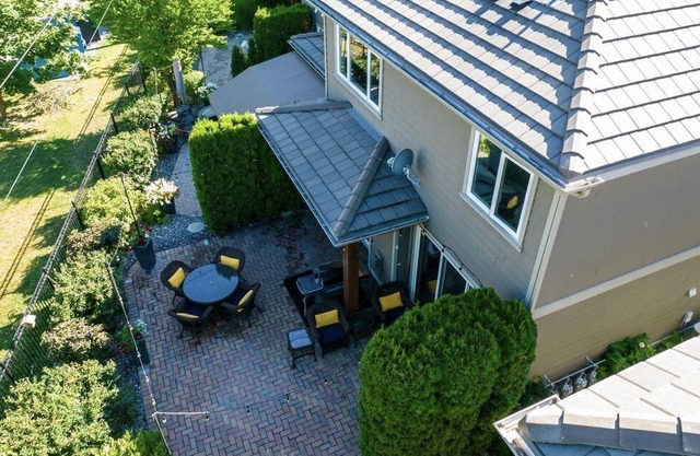 Ultra Lux. Gated Lakeside Villa, Private Beach, Boat Slip-7000lb electric lift.