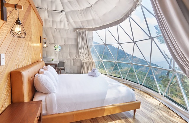 Ultra Luxe Dome With Hot Tub and Premium Mountain View