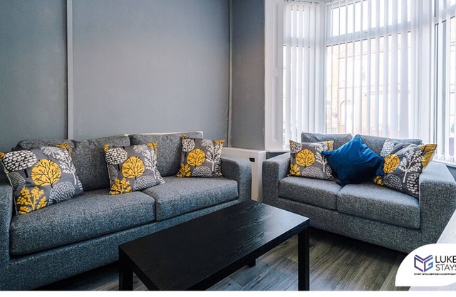 Ultra-Modern 3 Bed- Wifi-Garden- Nr Train- Central