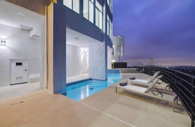 Ultra-Modern 6BR Mansion LA View and Pool