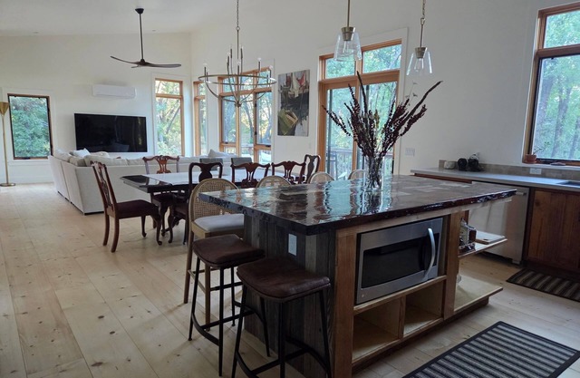 Un-Plug in a Peaceful Woodland Setting