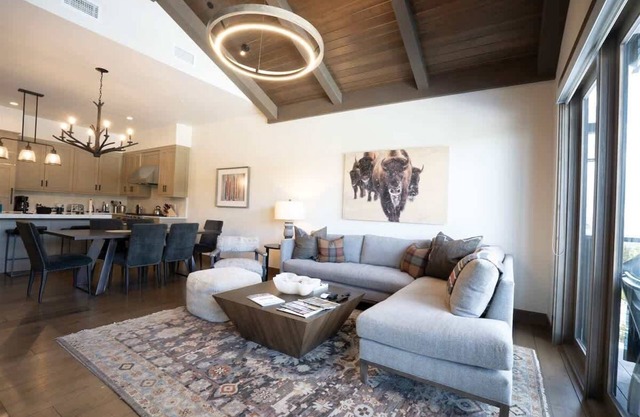Unbeatable Ski-In/Ski-Out 2 Bedroom Condo