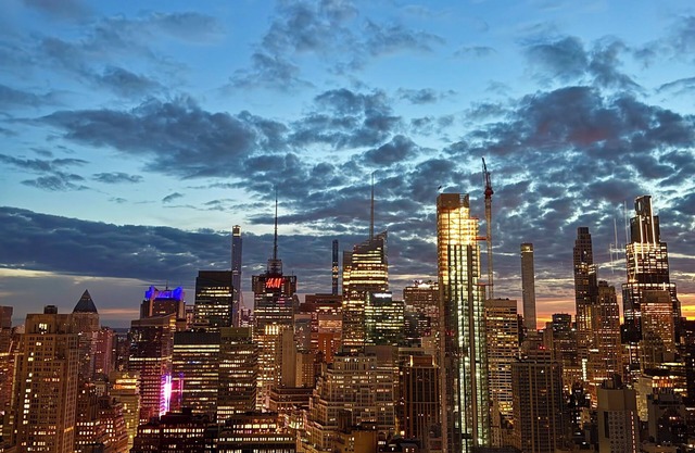 Unbeatable skyline views - Luxury High Rise Apt