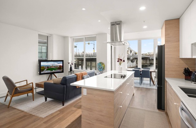 Unbelievable waterfront condo, Modern 2 Bedroom, Downtown Victoria.