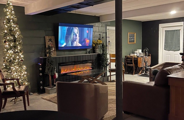 Underground Speakeasy Experience in Historic Fort Recovery - Sleeps 14