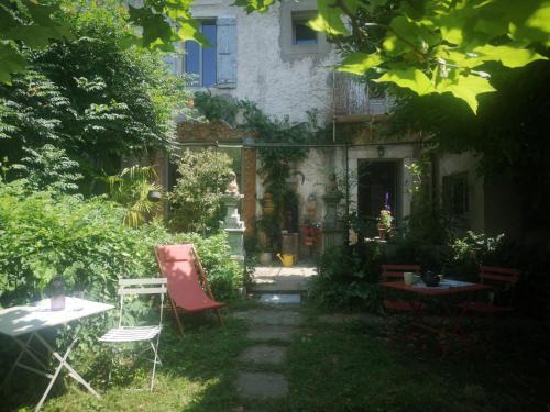 Une chambre au jardin