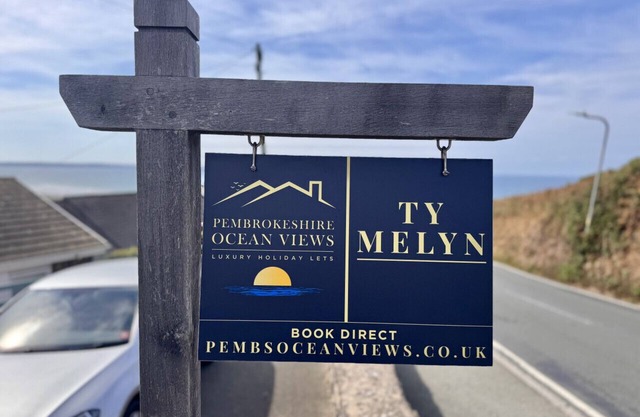 Unforgettable sea views, Hot tub, Modern property