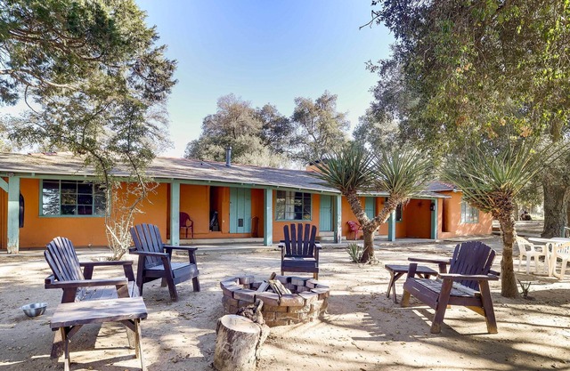 Unique 6 Acre Ranch w/ Pool & Farm Animals!
