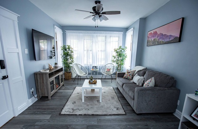 Unique Acapulco themed apartment located by the art district of Pilsen, Chicago