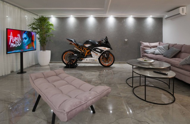 Unique apartment with jacuzzi, close to German colony