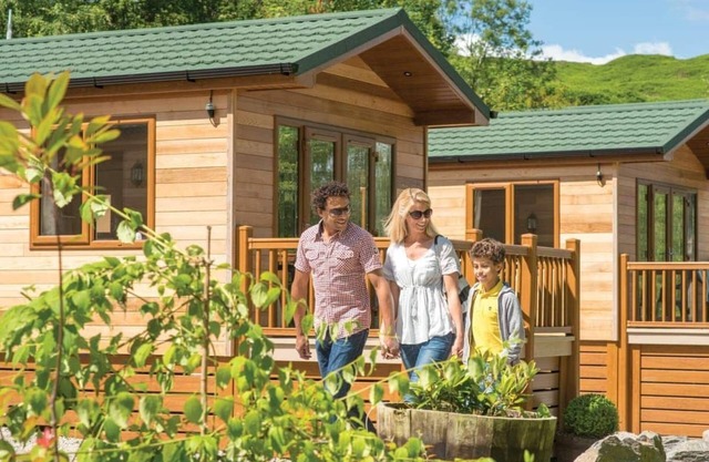 Unique contemporary style one bedroom lodge perfect for a romantic gateway.
