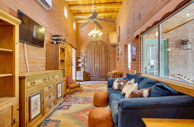 Unique Desert Home ~ 6 Mi to Downtown Tucson!