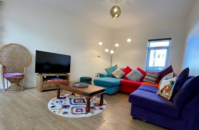 Unique & Fabulous. Trendy Area