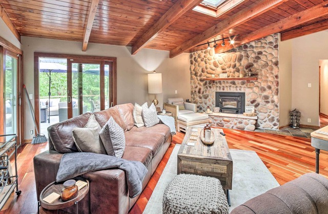 Unique Gary Home Near Lake Michigan Beaches!