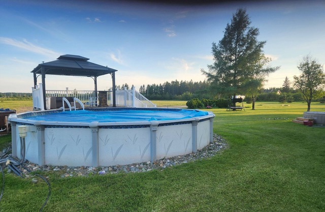 Unique getaway or rest from traveling. 10 min. off TransCan Highway and stores