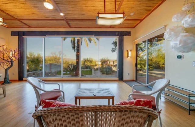 Unique Home/3 BR 1 BA/Yoga/Peaceful Property
