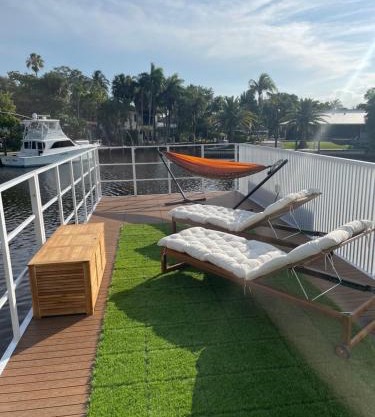 Unique Houseboat Modern and New