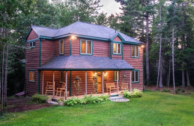 Unique Nature Inspired Home in Woods next to Lake