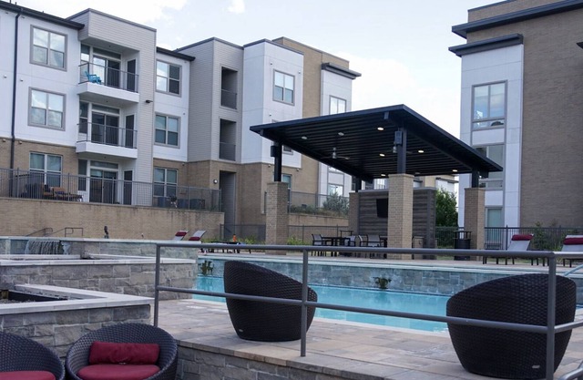 Unique & peaceful apartment close to Kyle Field