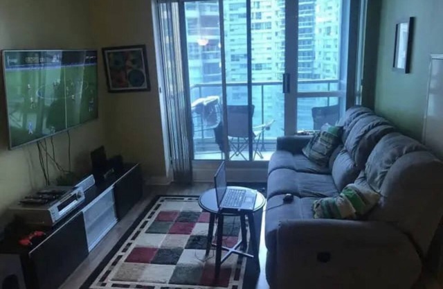 Unique, peaceful, perfect stay to experience city of Toronto and its quality.