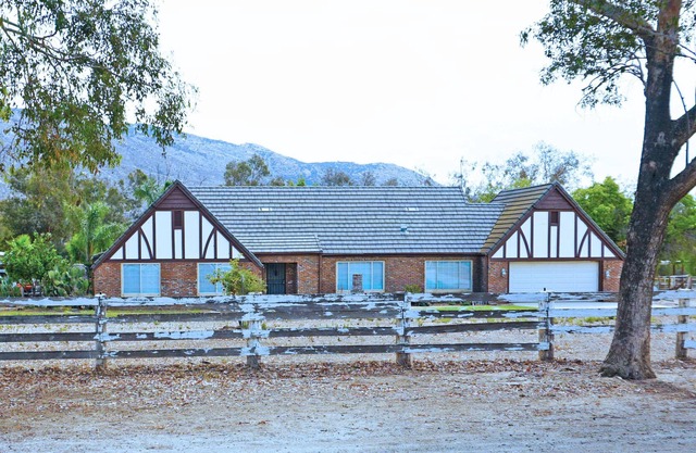Unique Ranch Home retreat on 8 acres