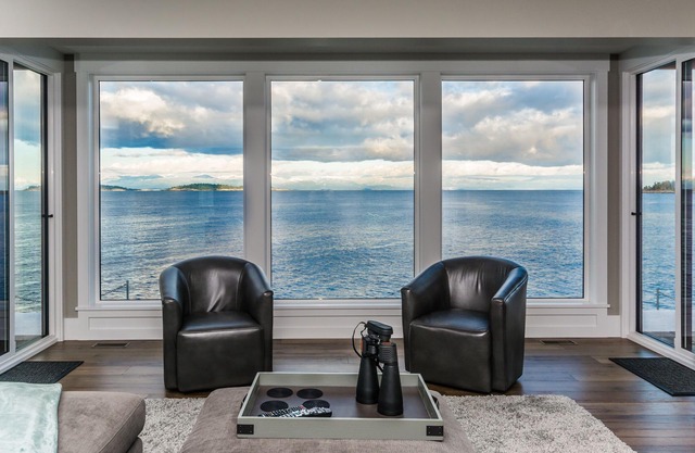 UNIQUE RESIDENTIAL OCEANFRONT PROPERTY ON VANCOUVER ISLAND