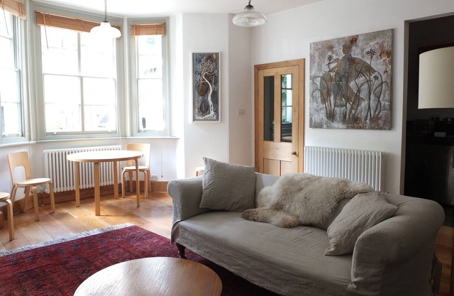 Unique, romantic apartment for two in York city centre artist's house.