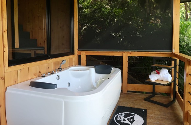 Unique Romantic Cabin With hot tub Surrounded by Forest