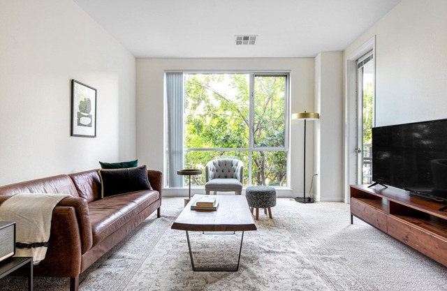 Unique Santa Clara 1BR w/Parking, Gym, walk to Groceries, by Blueground
