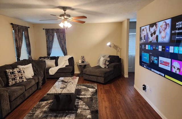 Unique, spacious and well furnished 3-bedroom house in a quiet area of Houston.