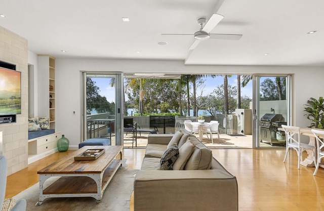 Unit 2, 9 Hilton Esplanade, Tewantin QLD