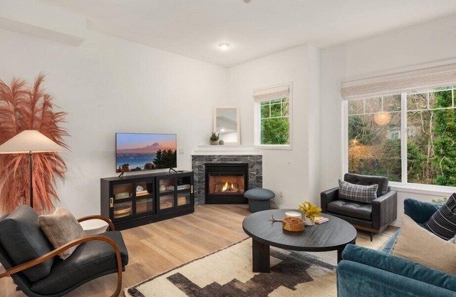 Unit 2 One Central · Modern Urban Luxury Escape - Unit 2