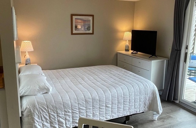 Unit #3 - Ground Floor Efficiency with A/C