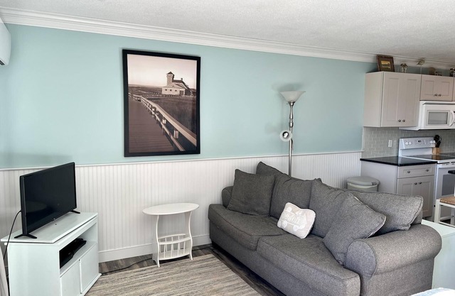 Unit #43 - Ground Floor Deluxe Studio with A/C