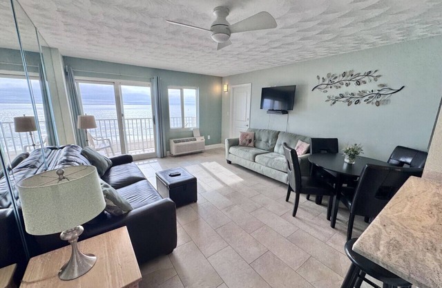 Unit 706 -Relaxing Oceanfront Condo w/2 Queen Beds