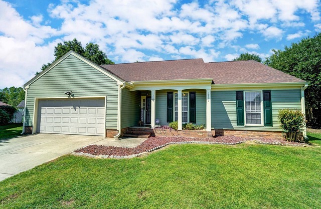 University City Villa - Near UNCC,& PNC, Large Yard, Patio, Pet Friendly! Flash Deal: Save 15% Off!