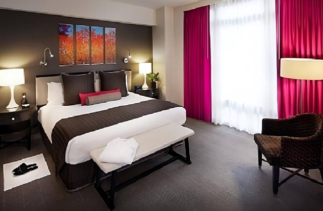 Unleash Your NYC Dreams! 2 Units Close to Times Square, Rooftop Lounge & Pool