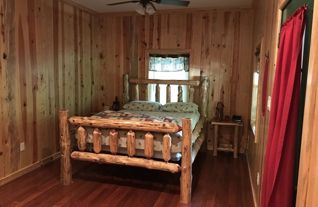 Unlimited Sportman's Cabin * White River* Free WIFI